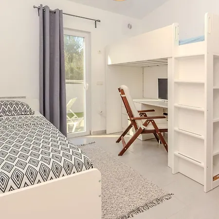 Hh Stjepanovic By Interhome *