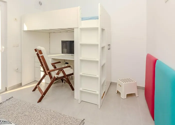 Hh Stjepanovic By Interhome